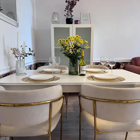 아파트 Station 2-bedroom 쳉스토호바