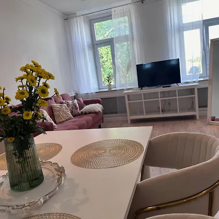 Station 2-bedroom 아파트 *